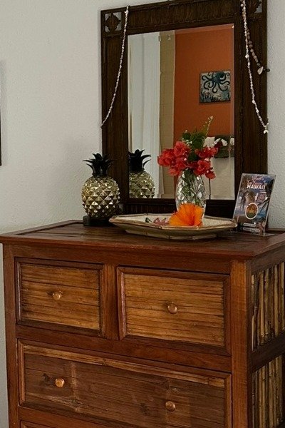 hula room dresser